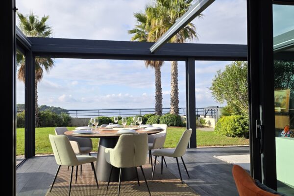 Villa de luxe en location en Provence Cote d'Azur avec piscine palmeraie Villa de luxe en location en Provence Cote d'Azur avec piscine